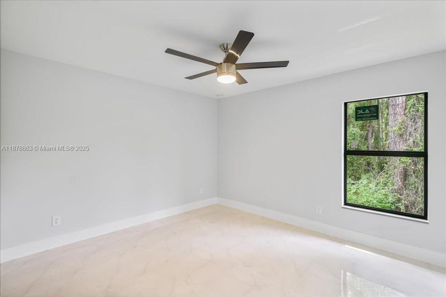 Spacious, unfurnished interior of a new home in , Lehigh Acres (Image 22).