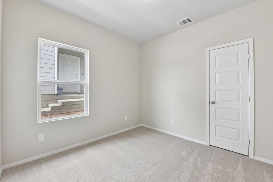 Spacious, unfurnished interior of a new home in Edgebrooke, Pflugerville (Image 20).