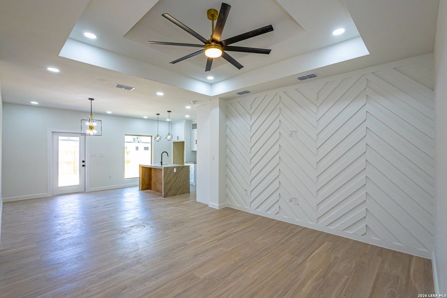 Spacious, unfurnished interior of a new home in , Laredo (Image 19).