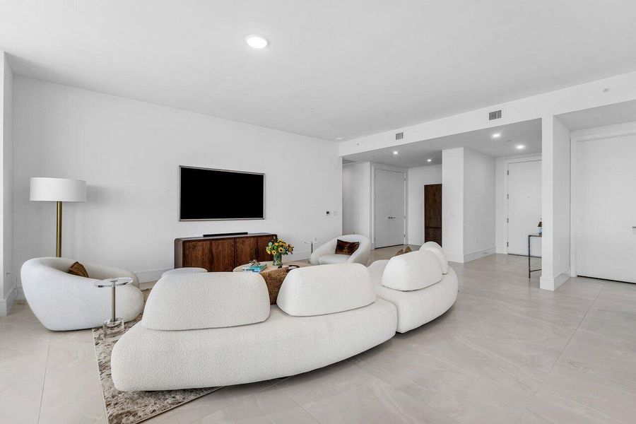 004-220LakeShoreDrive-2109-LakePark-FL-3