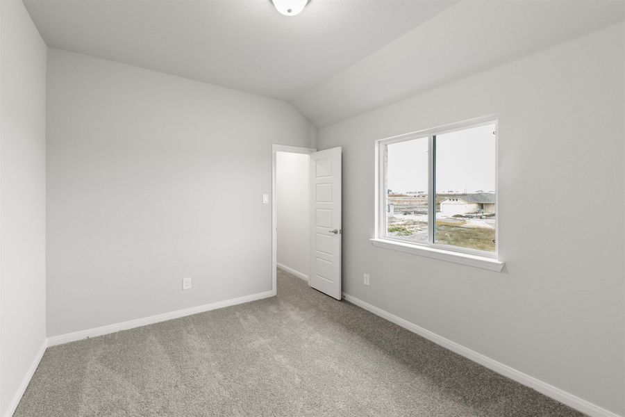 Spacious, unfurnished interior of a new home in Keeneland, Aubrey (Image 36).