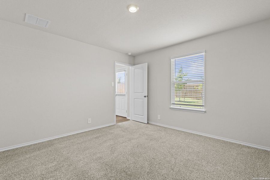 Spacious, unfurnished interior of a new home in Redbird Ranch, San Antonio (Image 19).