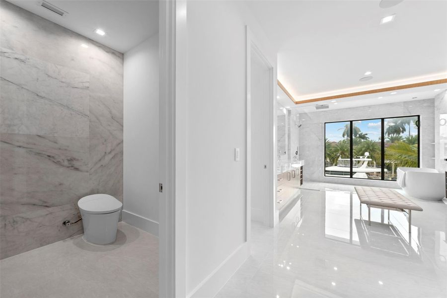 Furnished interior view inside a new home in , Fort Lauderdale (Image 70).