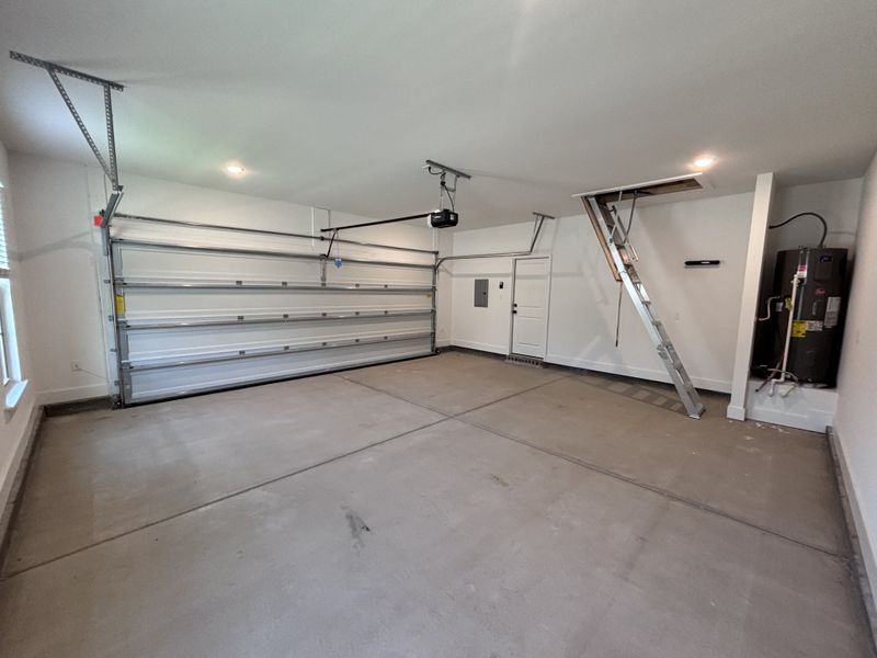 Spacious, unfurnished interior of a new home in Bird Song at Hammock Bay, Freeport (Image 25).