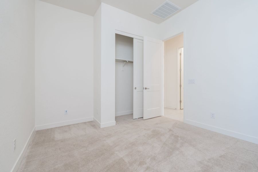 Spacious, unfurnished interior of a new home in Soleo, San Tan Valley (Image 14).