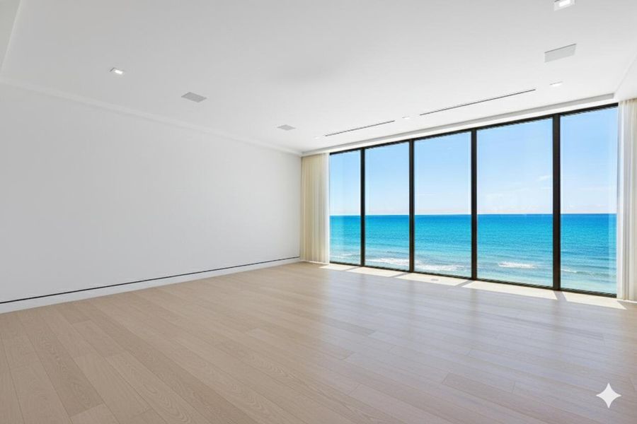 Spacious, unfurnished interior of a new home in , Manalapan (Image 39).