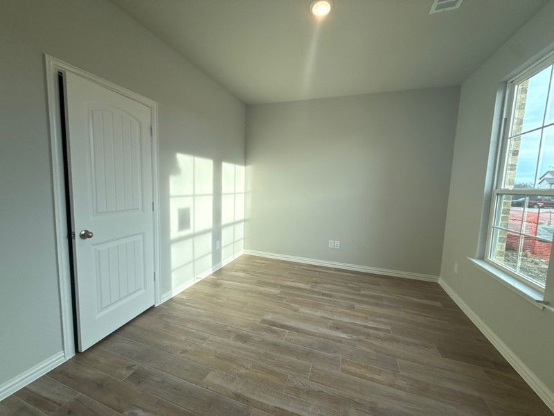 Spacious, unfurnished interior of a new home in Morningstar, Aledo (Image 8).