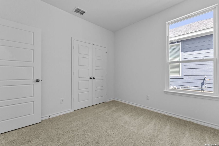 Spacious, unfurnished interior of a new home in Corley Farms, Boerne (Image 27).