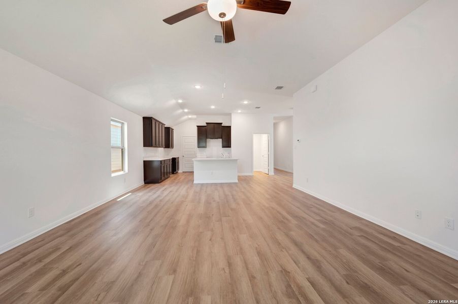 Spacious, unfurnished interior of a new home in Verano Farms, Von Ormy (Image 19). Spacious, unfurnished interior of a new home in Verano Farms, Von Ormy (Image 19).