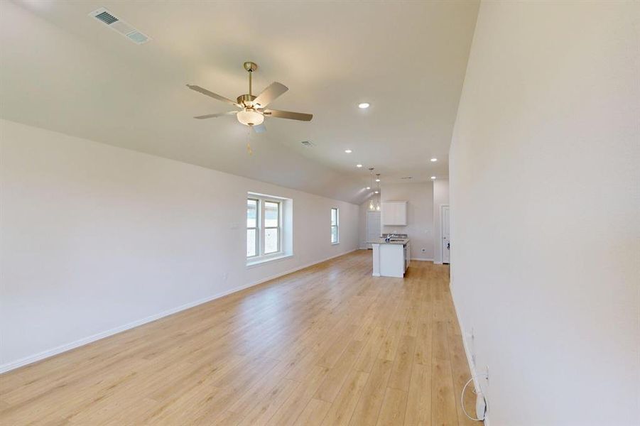 Spacious, unfurnished interior of a new home in Elevon, Lavon (Image 22). Spacious, unfurnished interior of a new home in Elevon, Lavon (Image 22).