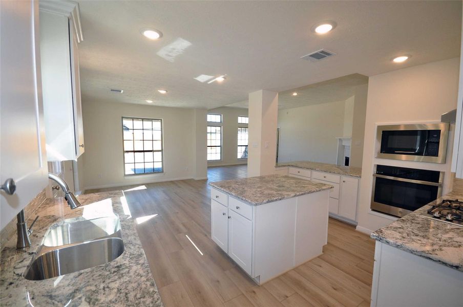 Under cabinet LED lighting Under cabinet LED lighting