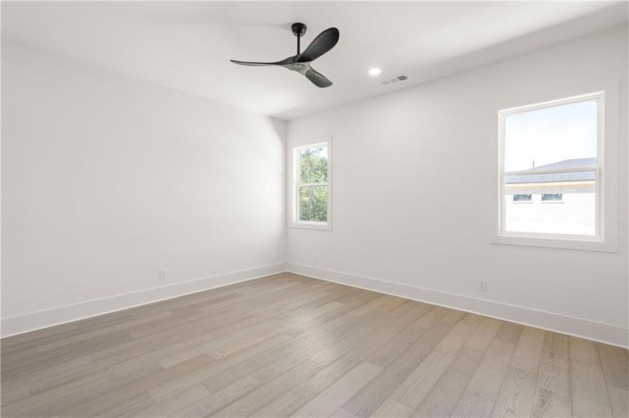 Spacious, unfurnished interior of a new home in , Lawrenceville (Image 44).