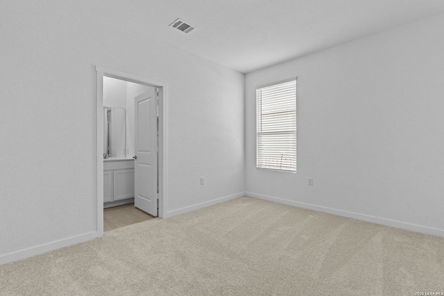 Spacious, unfurnished interior of a new home in Mission del Lago, San Antonio (Image 31). Spacious, unfurnished interior of a new home in Mission del Lago, San Antonio (Image 31).
