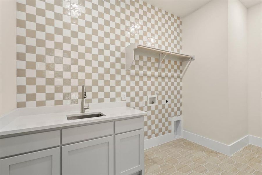 Furnished interior view inside a new home in Dean Farms, Lucas (Image 7).