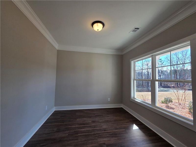 Spacious, unfurnished interior of a new home in Benson Estates, Dallas (Image 10).
