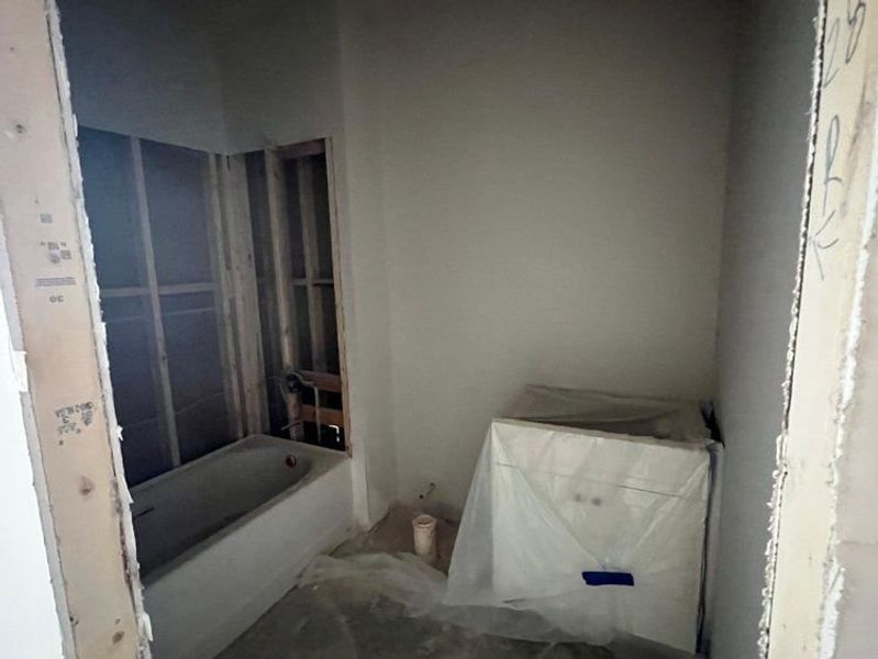 Spacious, unfurnished interior of a new home in Highgate, Newnan (Image 22).