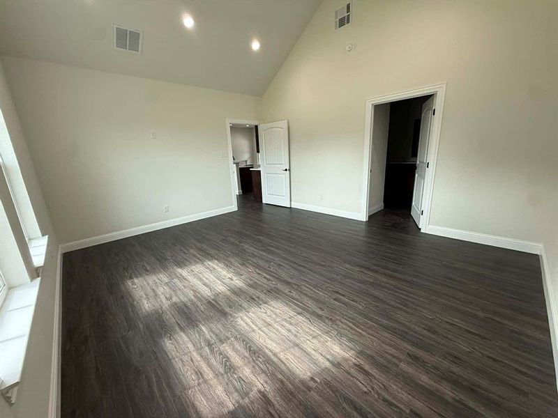 Spacious, unfurnished interior of a new home in , Ector (Image 12).