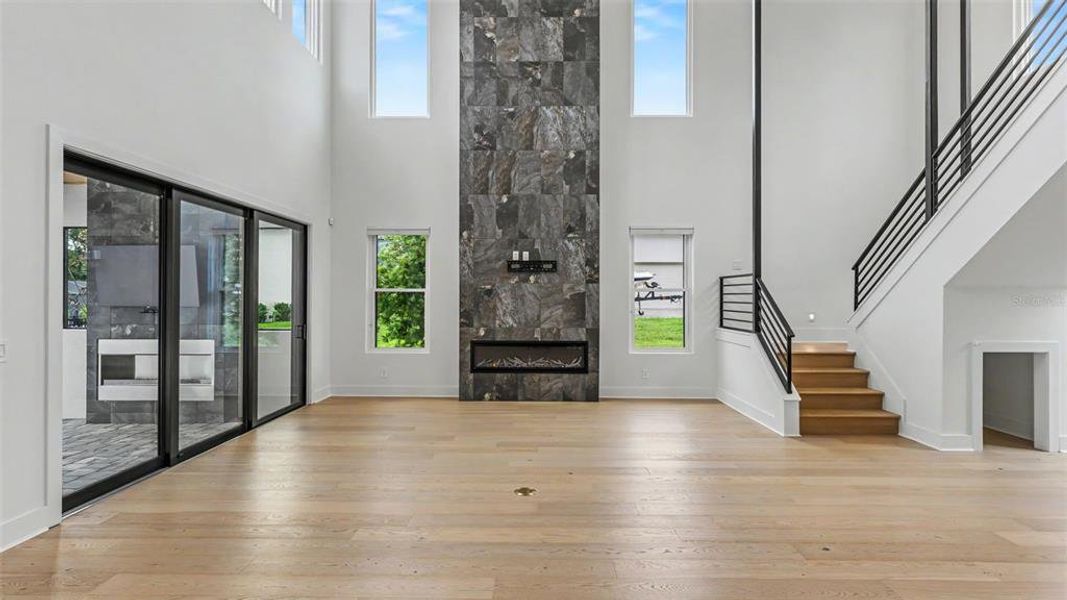 Spacious, unfurnished interior of a new home in , Lakeland (Image 23).