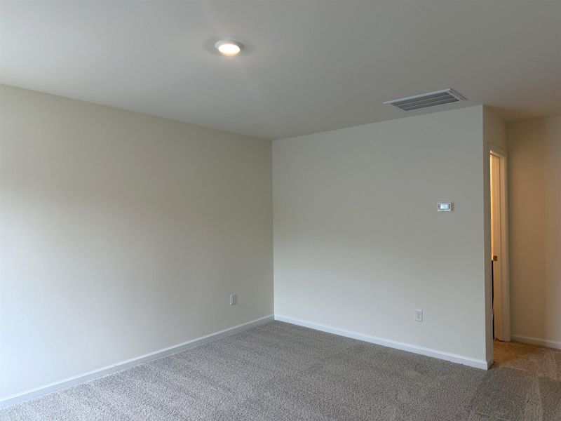 Spacious, unfurnished interior of a new home in King Farm Estates, Aynor (Image 17).