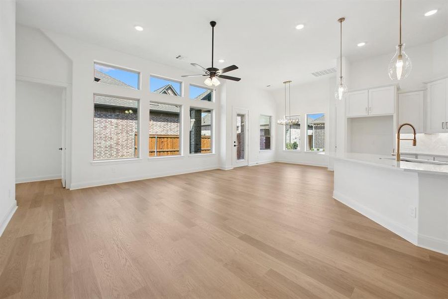 Spacious, unfurnished interior of a new home in Elements at Viridian - Garden Series, Arlington (Image 14).