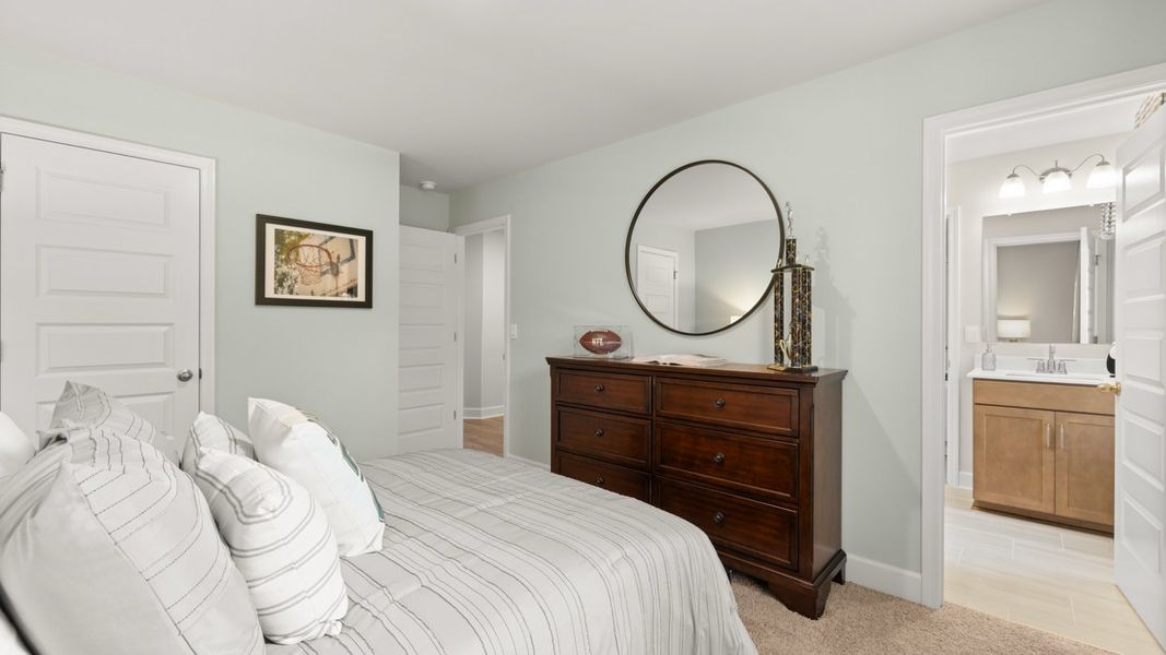 Representative furnished interior of a home built from the Savannah by D.R. Horton in Heritage Pointe, Senoia (Image 26).