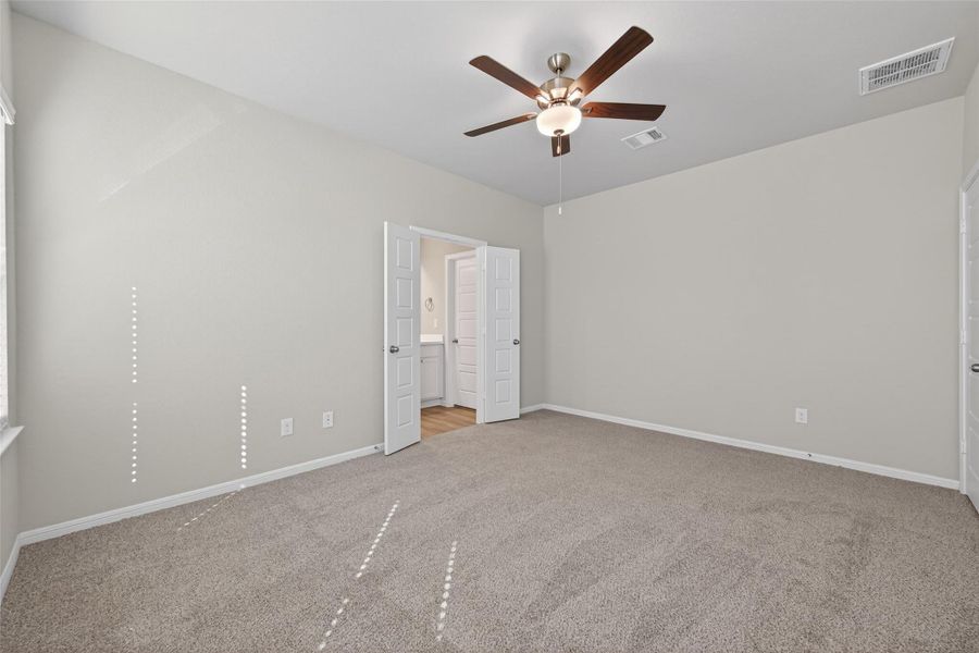 Spacious, unfurnished interior of a new home in Woodland Lakes, Houston (Image 27).