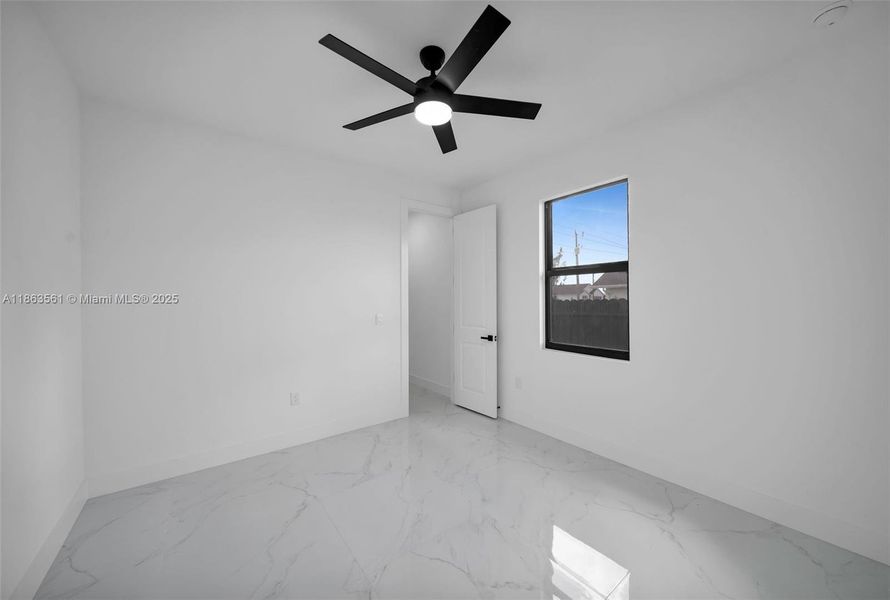 Spacious, unfurnished interior of a new home in , Cape Coral (Image 18).