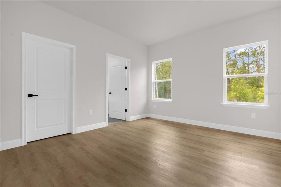 Spacious, unfurnished interior of a new home in , Homosassa (Image 14).