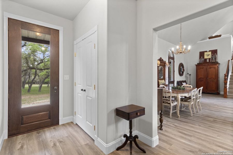 Furnished interior view inside a new home in , Bandera (Image 18).