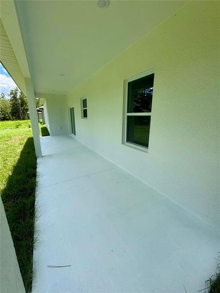 Exterior details and patio area of a home in , Citrus Springs (Image 19).