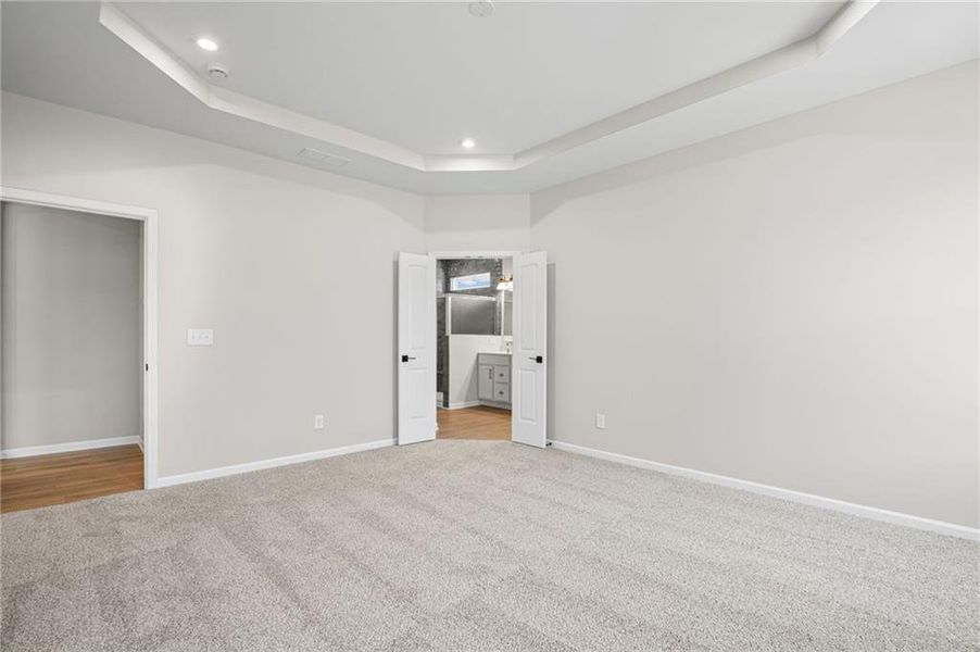 Spacious, unfurnished interior of a new home in Laurel Farms, Dallas (Image 35).