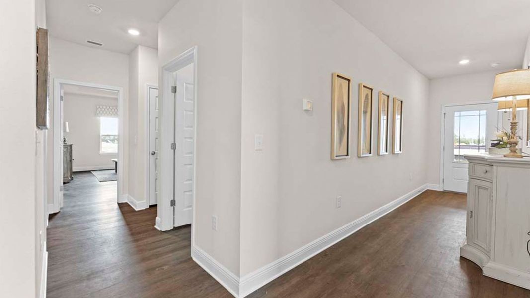 Spacious, unfurnished interior of a new home in Liberty, Panama City (Image 22).