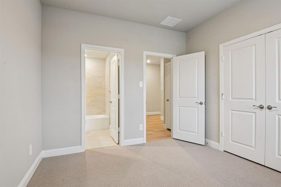 Spacious, unfurnished interior of a new home in Lakehaven - Signature Series, Farmersville (Image 31).