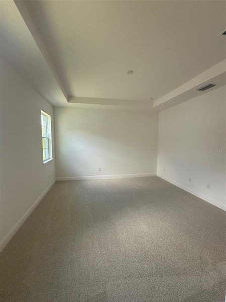 Spacious, unfurnished interior of a new home in , St. Cloud (Image 5).