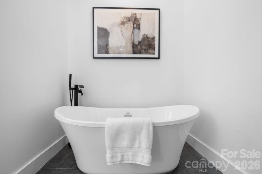 Image 38 of a home in .