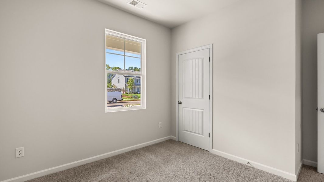 Representative unfurnished interior of a home built from the Cali by D.R. Horton in Fairhaven, Lithia Springs (Image 25).