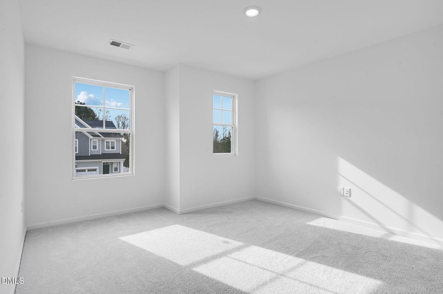 SUN_CaitlinCrossing_Pic_OakleyII-6