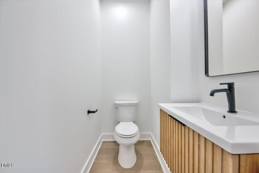 19-732 Hopkins St-19