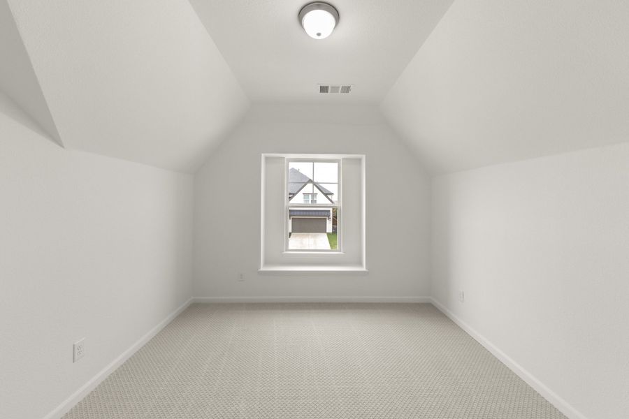 Spacious, unfurnished interior of a new home in Creekview Meadows, Pilot Point (Image 28).