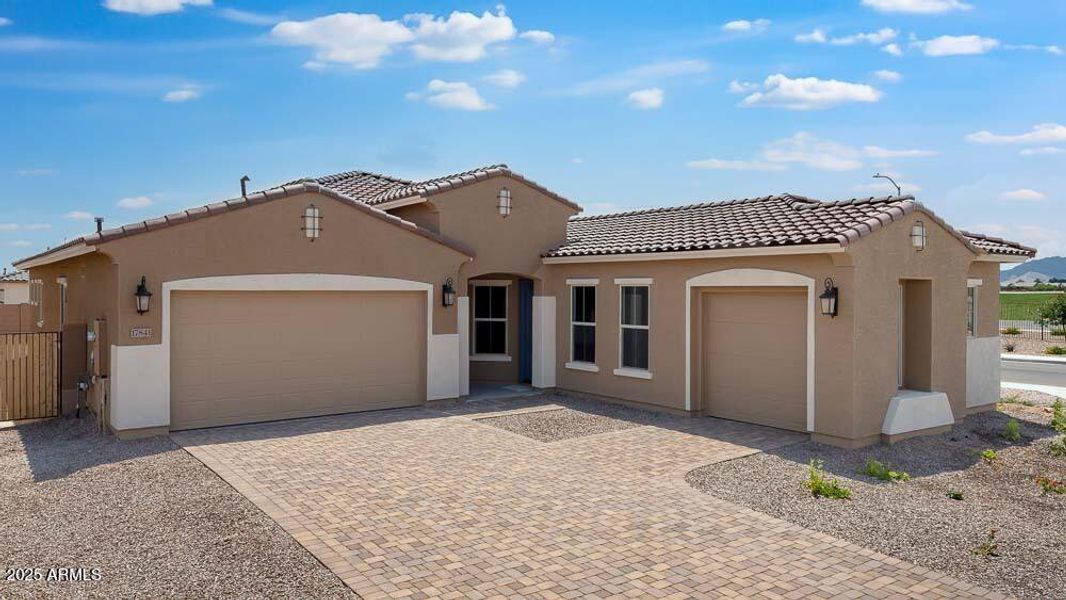 hj-az-phx-allen-ranches-expedition-adela hj-az-phx-allen-ranches-expedition-adela