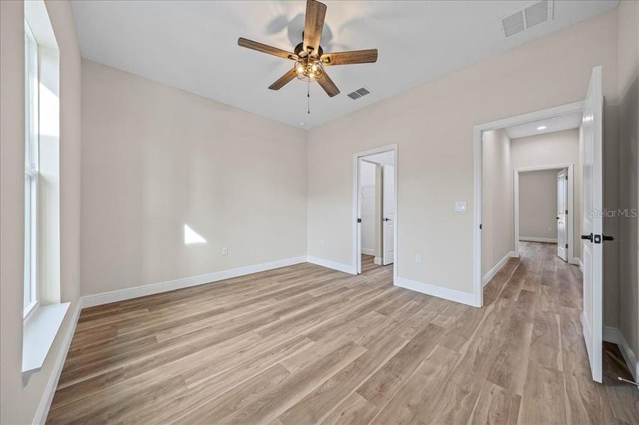 Spacious, unfurnished interior of a new home in , Ocala (Image 46).