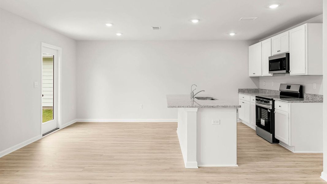 Spacious, unfurnished interior of a new home in Palmetto Bluff, Port Saint Joe (Image 19). Spacious, unfurnished interior of a new home in Palmetto Bluff, Port Saint Joe (Image 19).