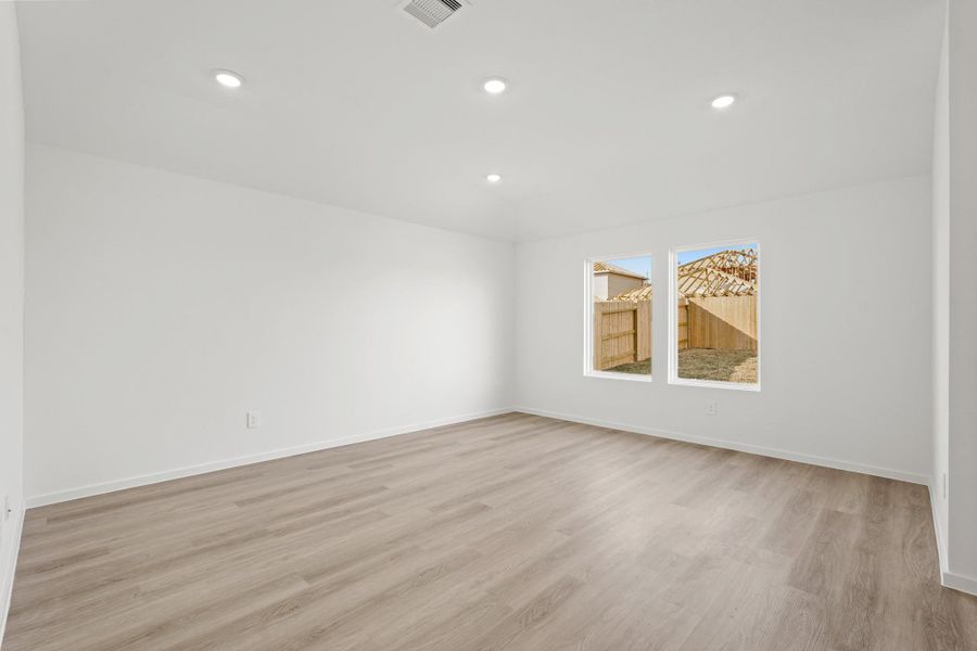 Spacious, unfurnished interior of a new home in Maple Woods, Hockley (Image 12).