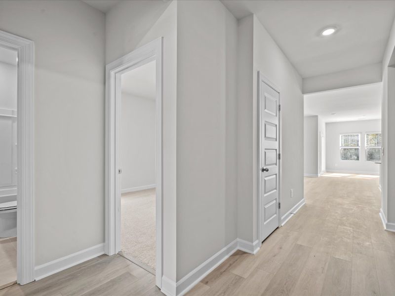 Spacious, unfurnished interior of a new home in Shiloh Valley, Piedmont (Image 10).