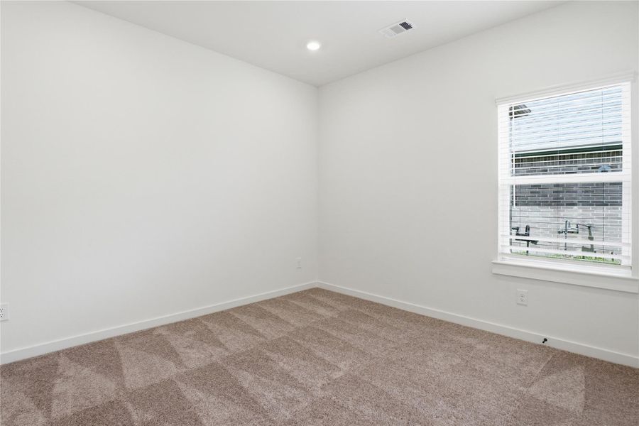 Spacious, unfurnished interior of a new home in Foxtail Palms, Manvel (Image 25).