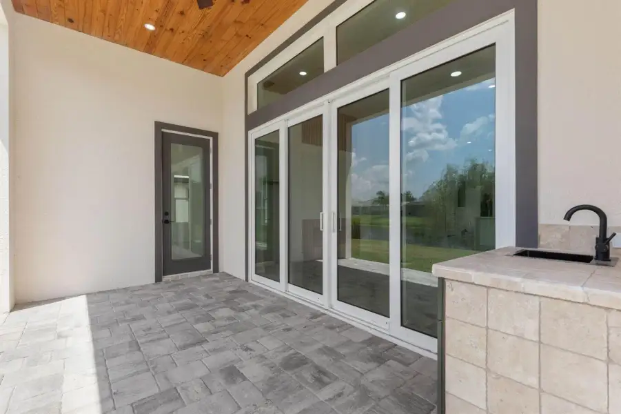 61-web-or-mls-116 Longview Way N-58