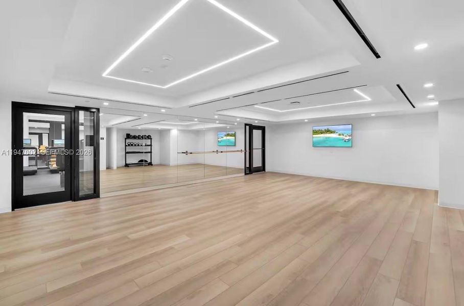 Spacious, unfurnished interior of a new home in , Miami (Image 21).