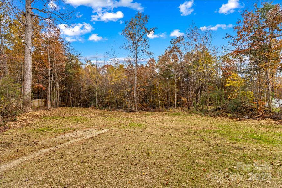 Natural landscape and outdoor views near in Statesville (Image 33). Natural landscape and outdoor views near in Statesville (Image 33).