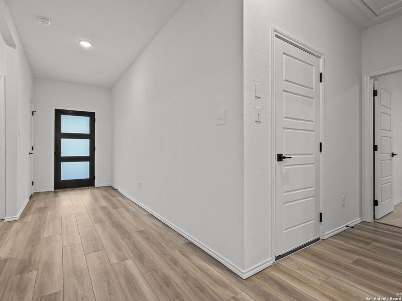 Spacious, unfurnished interior of a new home in Horizon Pointe, San Antonio (Image 18). Spacious, unfurnished interior of a new home in Horizon Pointe, San Antonio (Image 18).