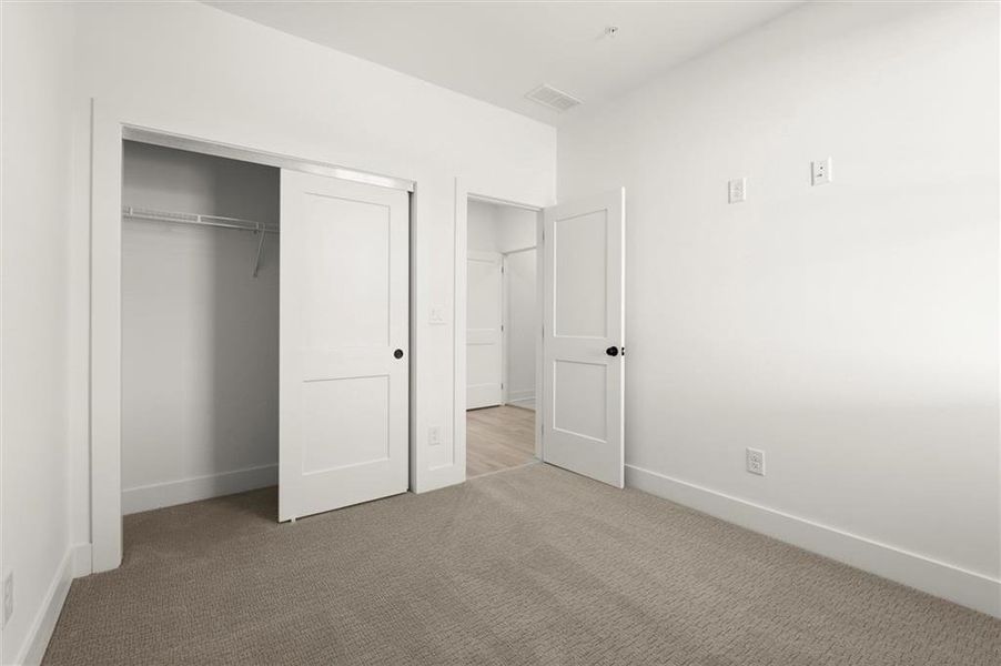 Spacious, unfurnished interior of a new home in , Alpharetta (Image 35).